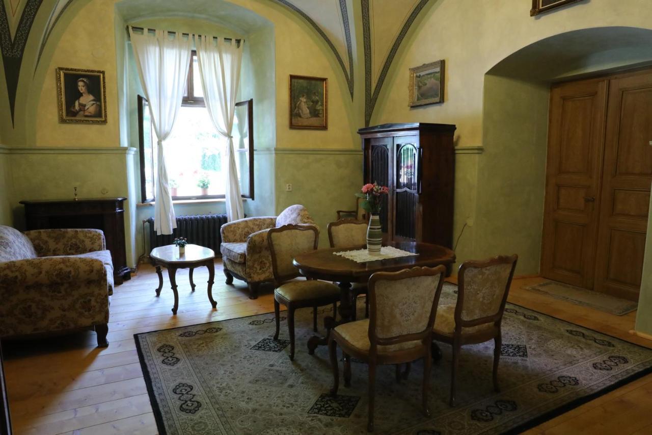 Historicke Apartmany Zelenohorska Posta Nepomuk المظهر الخارجي الصورة